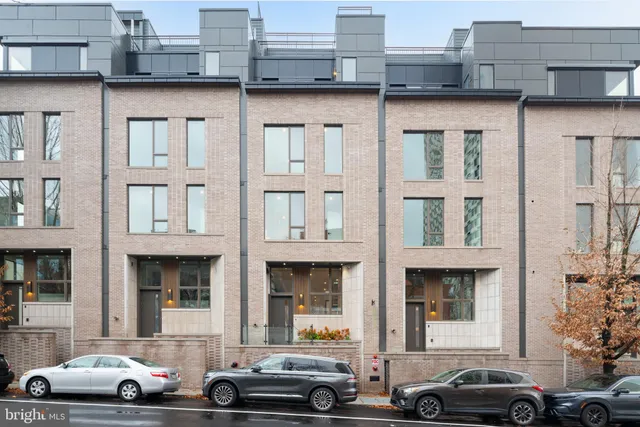 $2,995,000 | 2324 Sansom Street, Philadelphia, PA 19103