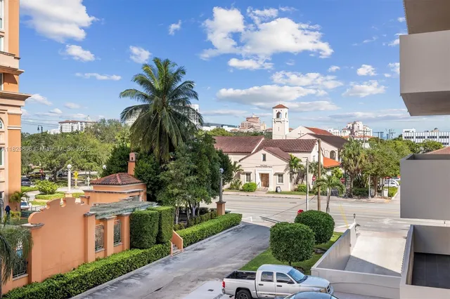 $4,300 | 625 Biltmore Way, Unit 306, Coral Gables, FL 33134