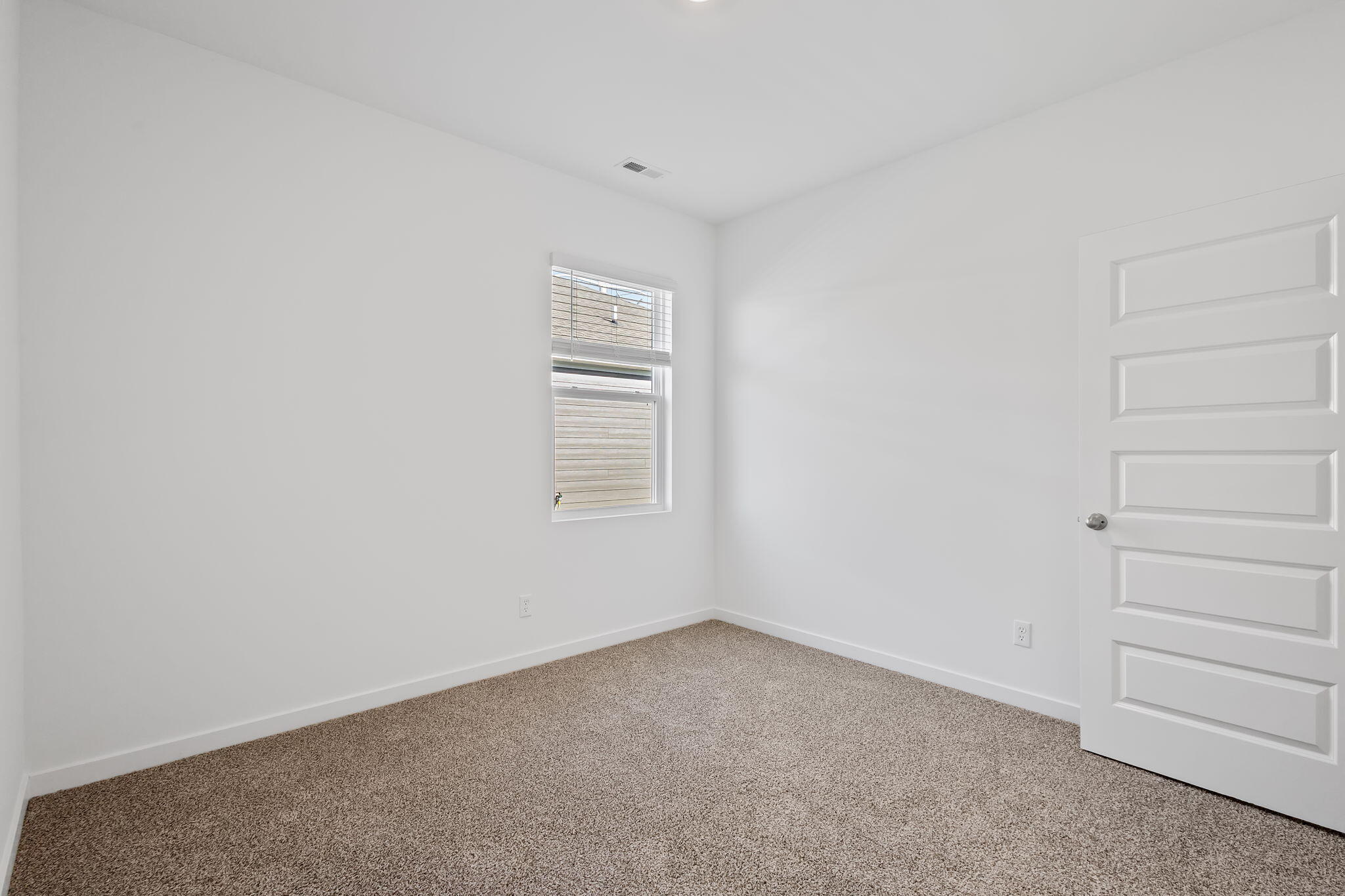 10657 Blaine Street Crown Point, IN 46307 - Photo 20 of 24 a view of room and closet