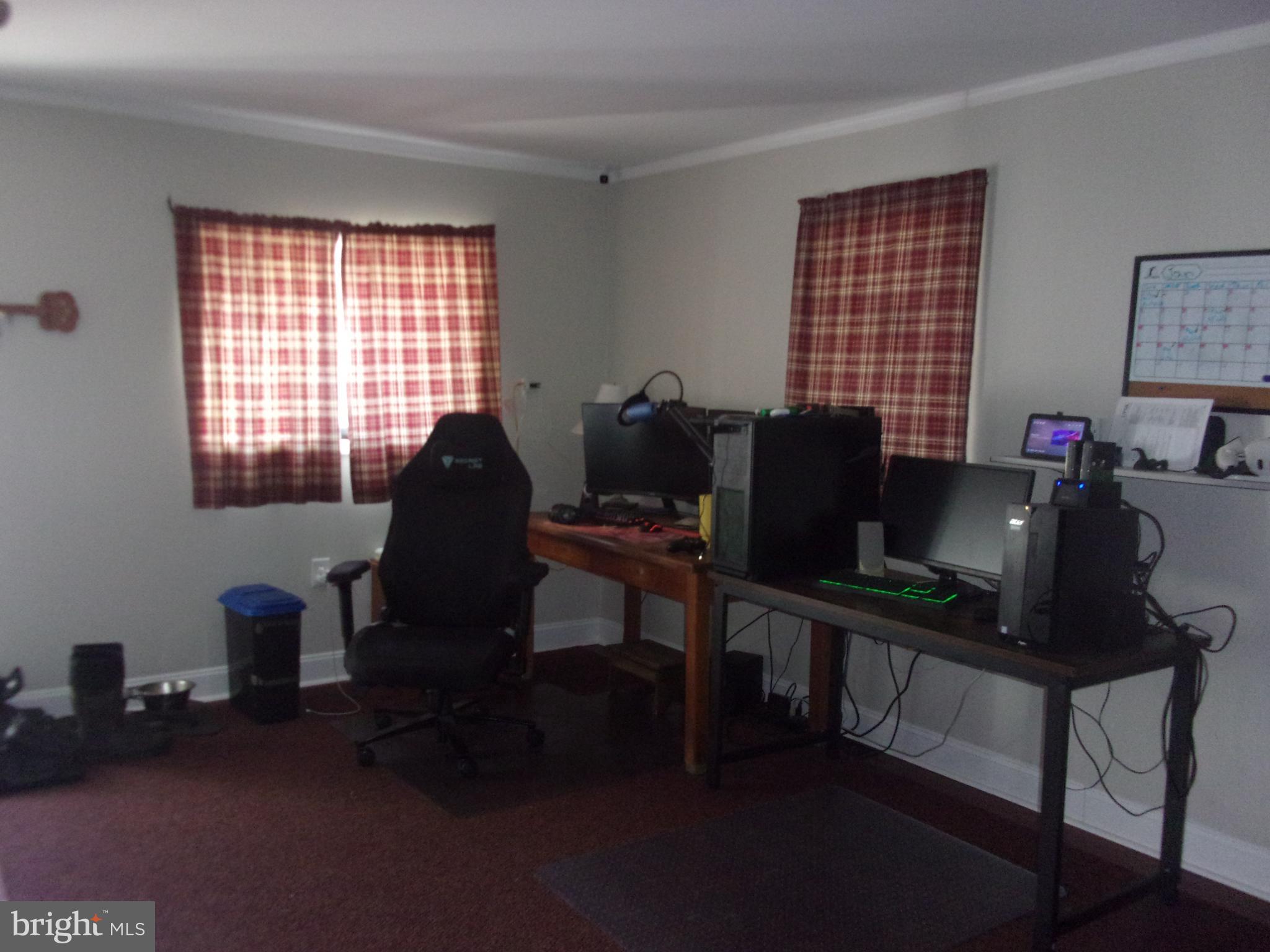 13519 Old Legislative Road Southwest Frostburg, MD 21532 - Photo 2 of 37 Open living room