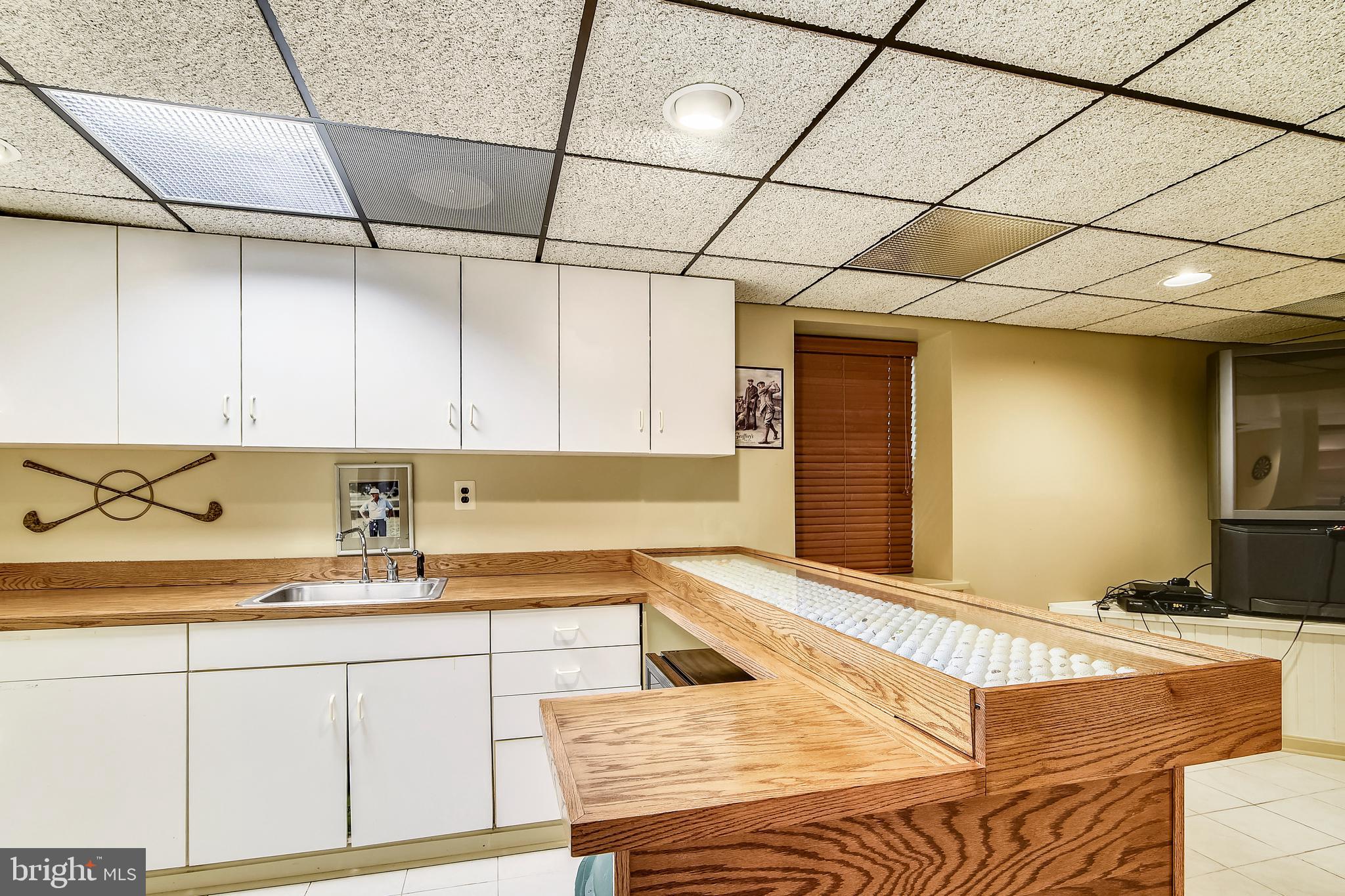 15 Poplar Point Road Edgewater, MD 21037 - Photo 31 of 37 Wet bar in Lower Level