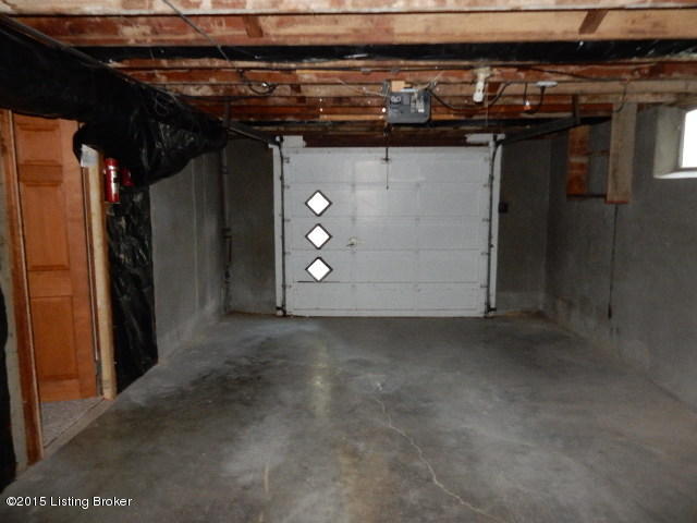 7916 Bluebonnet Road Louisville, KY 40258 - Photo 17 of 18 Garage