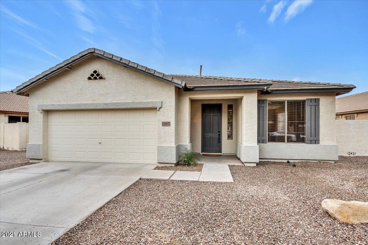 4301 South Splendor Place Gilbert, AZ 85297 - Photo 1 of 38 06-6Front of home