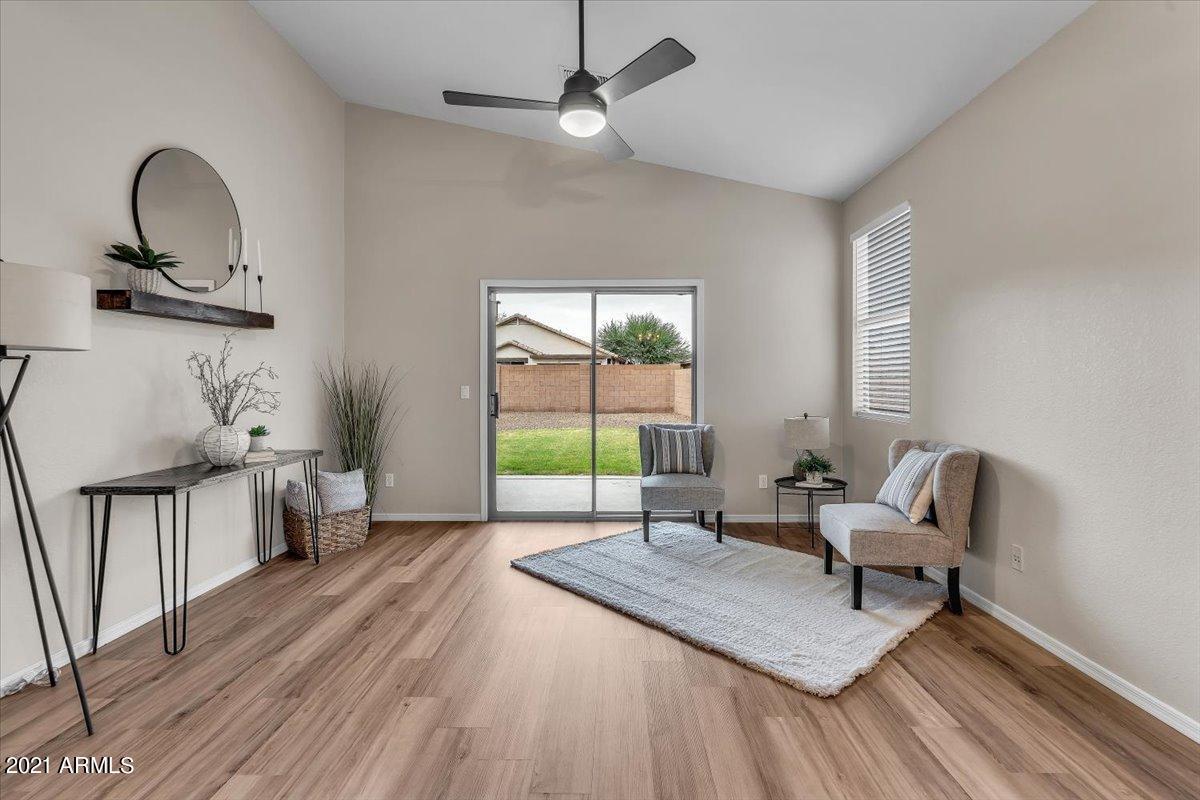 4301 South Splendor Place Gilbert, AZ 85297 - Photo 17 of 38 22-20Living Room