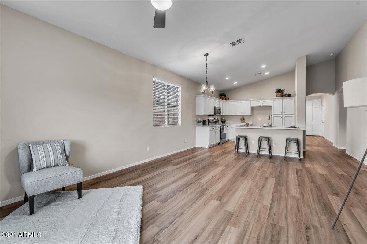 4301 South Splendor Place Gilbert, AZ 85297 - Photo 18 of 38 23-21Living Room