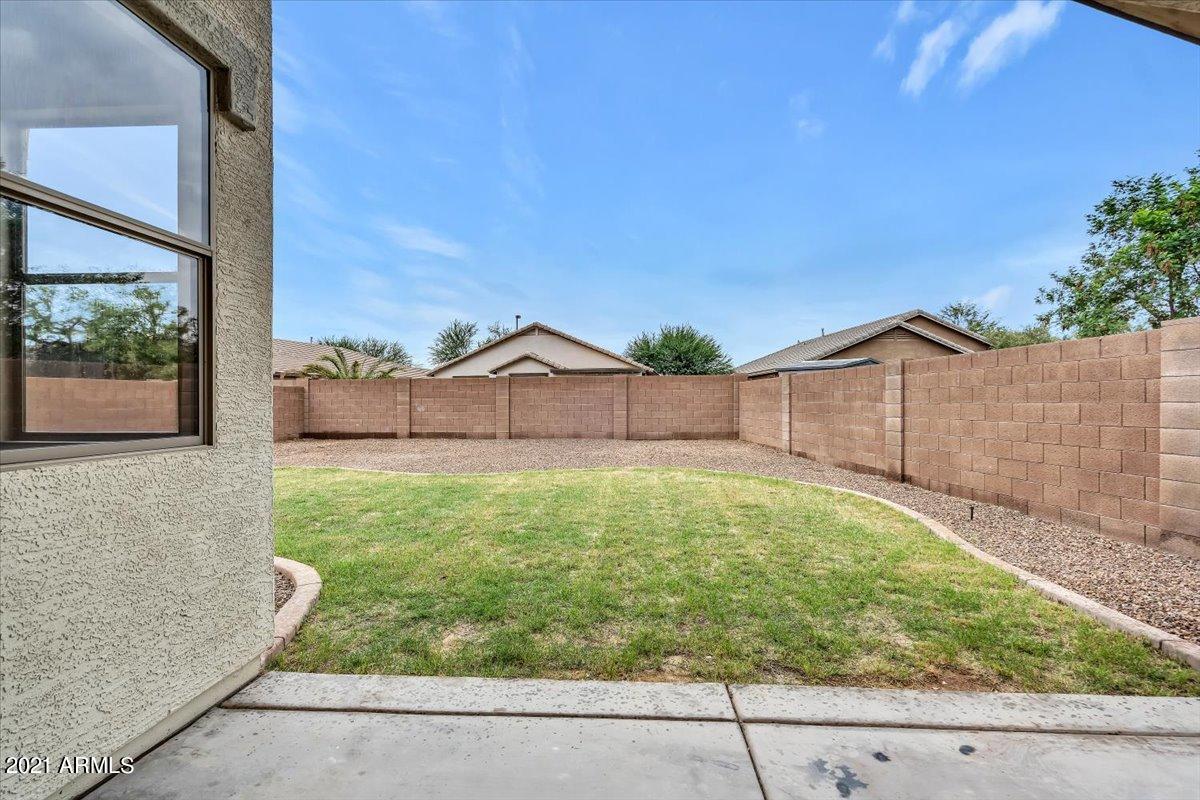 4301 South Splendor Place Gilbert, AZ 85297 - Photo 31 of 38 36-34Back yard