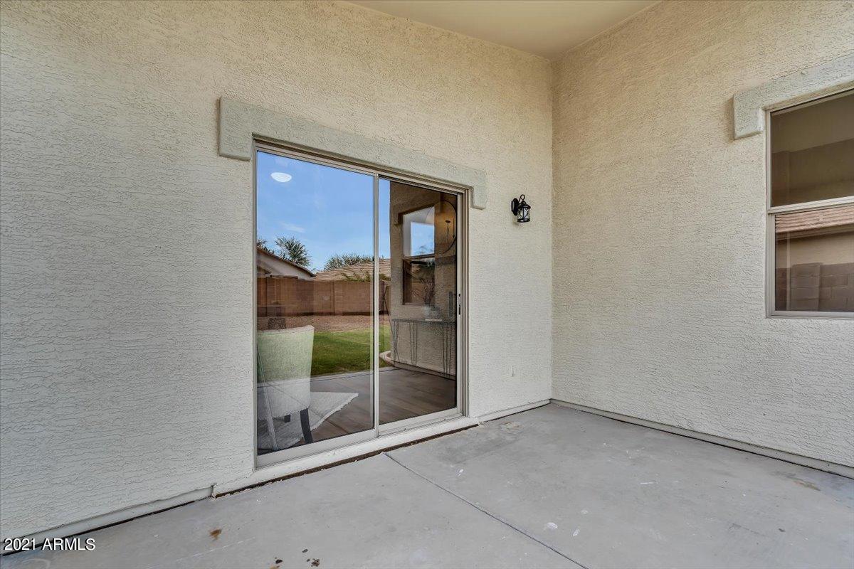 4301 South Splendor Place Gilbert, AZ 85297 - Photo 32 of 38 37-35Back patio