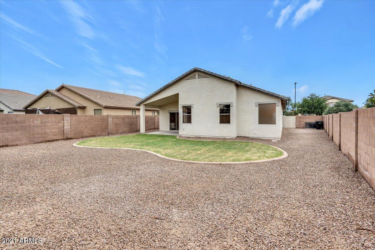 4301 South Splendor Place Gilbert, AZ 85297 - Photo 34 of 38 39-37Back of home