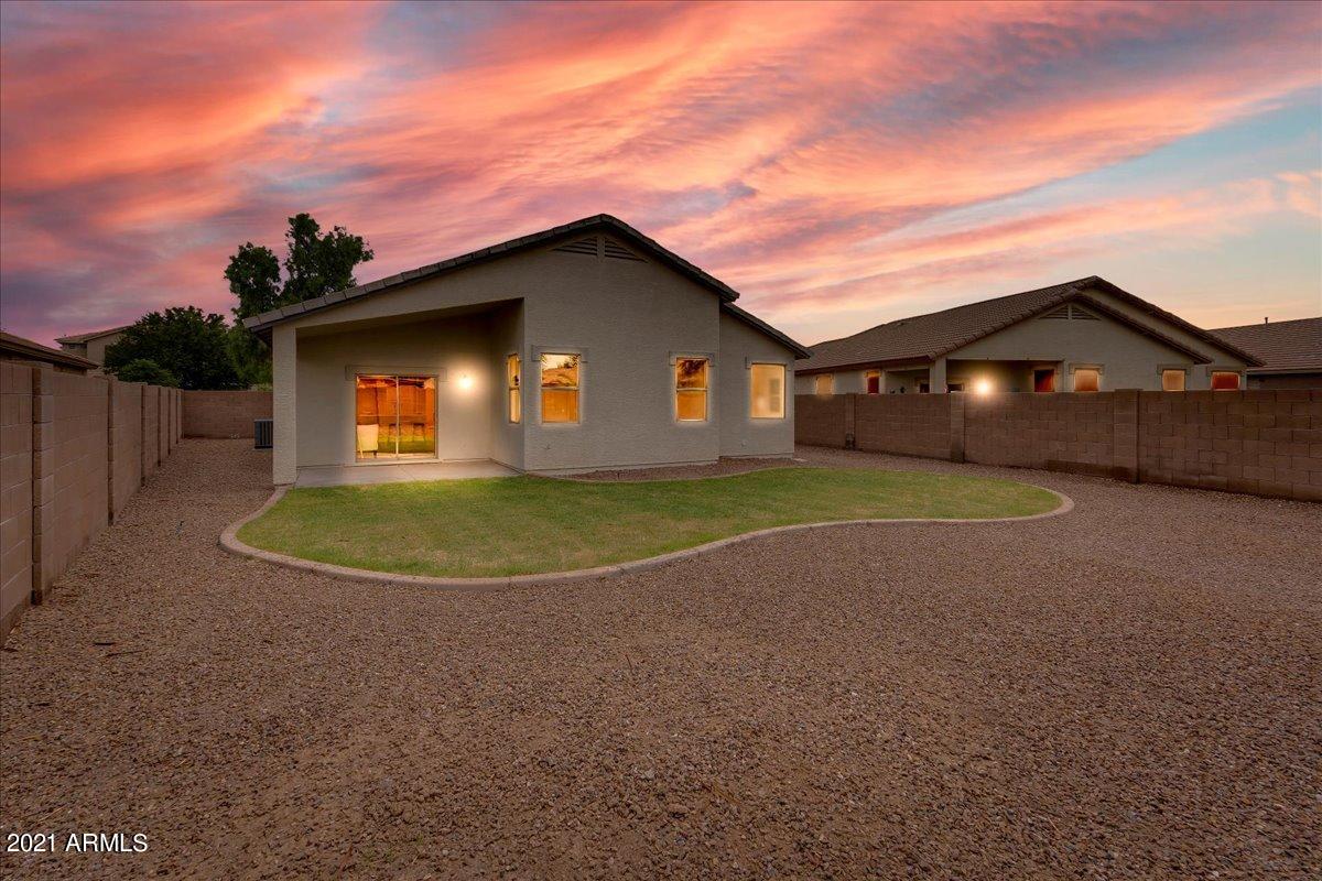4301 South Splendor Place Gilbert, AZ 85297 - Photo 35 of 38 40-38Back of home twilight