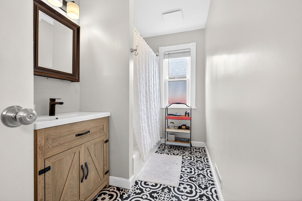 40 Montvale Street, Unit 1 Boston, MA 02131 - Photo 15 of 31