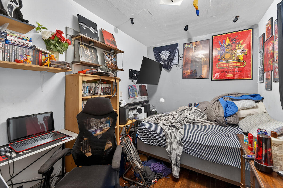 2673 South 14th Street Milwaukee, WI 53215 - Photo 15 of 21 DSC09906