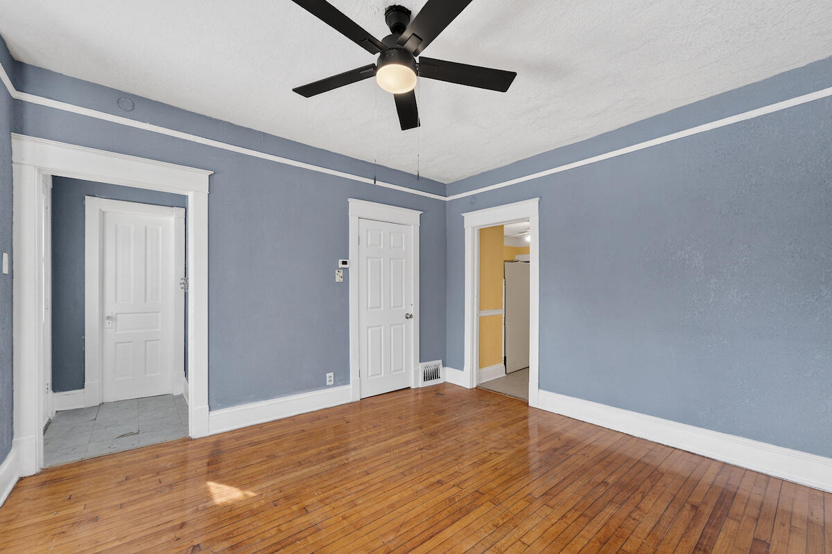 2673 South 14th Street Milwaukee, WI 53215 - Photo 8 of 21 DSC09866