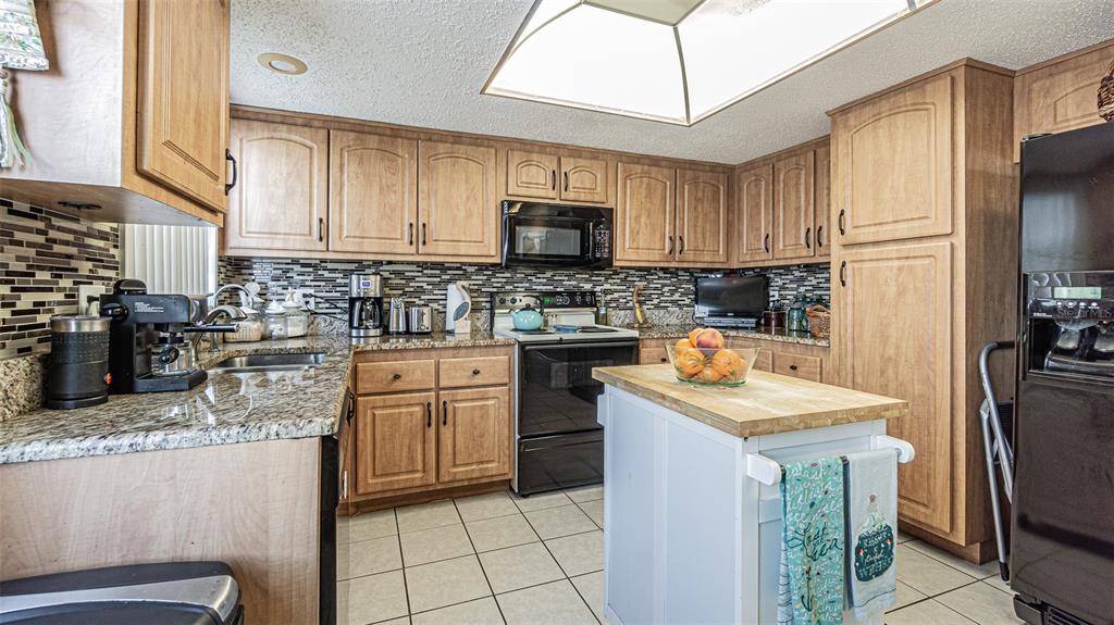 7 Elgin Place, Unit 301 Dunedin, FL 34698 - Photo 11 of 35