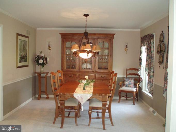 1170 Taylor Road Street, MD 21154 - Photo 10 of 30 Spend family holiday's in this nice size dining rm