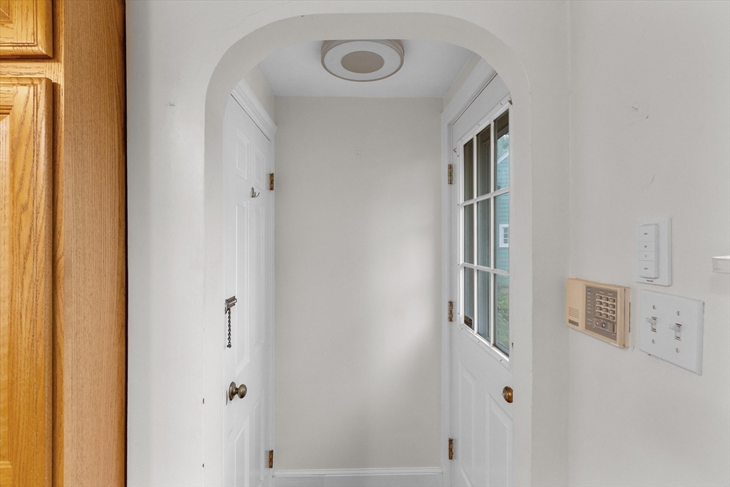 22 Euclid Road Lynn, MA 01904 - Photo 11 of 41 Gallery Image 11