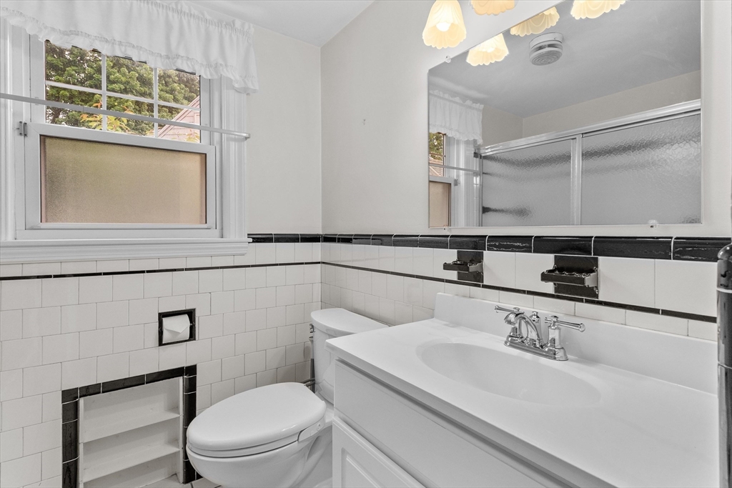 22 Euclid Road Lynn, MA 01904 - Photo 19 of 41 Gallery Image 19