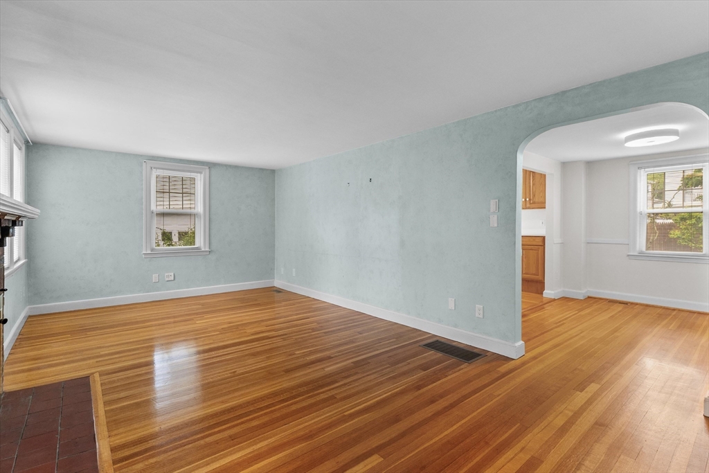 22 Euclid Road Lynn, MA 01904 - Photo 6 of 41 Gallery Image 6