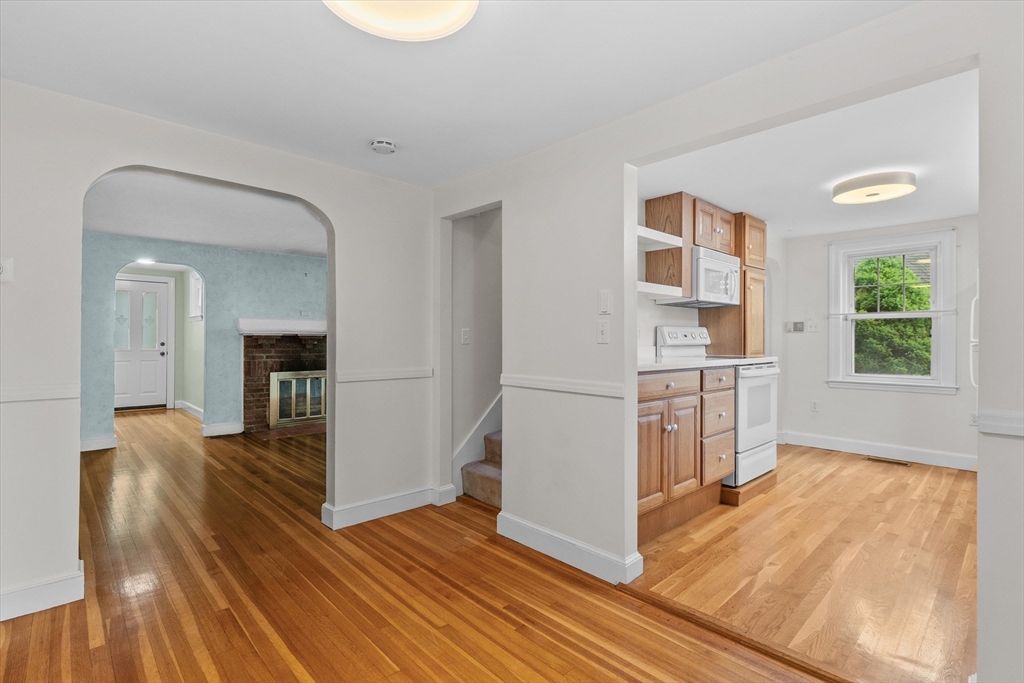 22 Euclid Road Lynn, MA 01904 - Photo 7 of 41 Gallery Image 7