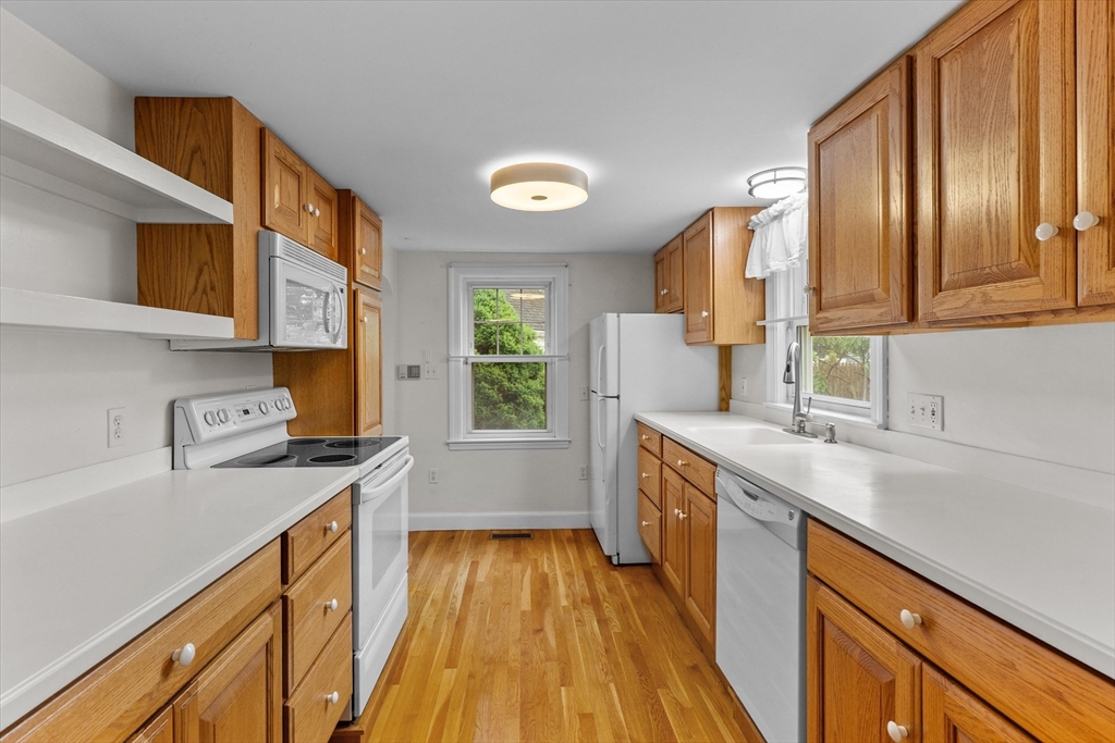 22 Euclid Road Lynn, MA 01904 - Photo 8 of 41 Gallery Image 8