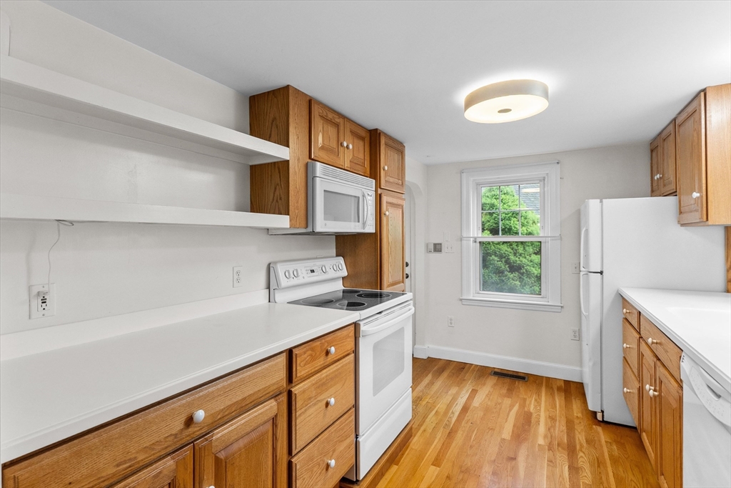 22 Euclid Road Lynn, MA 01904 - Photo 9 of 41 Gallery Image 9