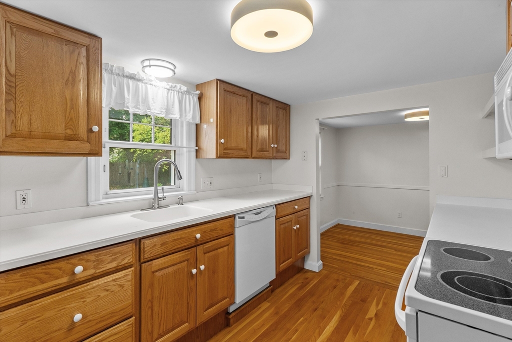 22 Euclid Road Lynn, MA 01904 - Photo 10 of 41 Gallery Image 10