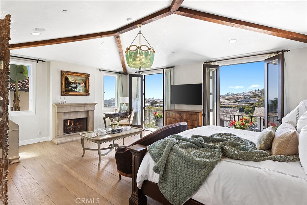 328 Emerald Bay Laguna Beach, CA 92651 - Photo 15 of 27