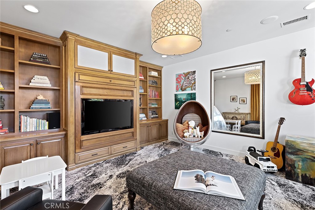 328 Emerald Bay Laguna Beach, CA 92651 - Photo 17 of 27