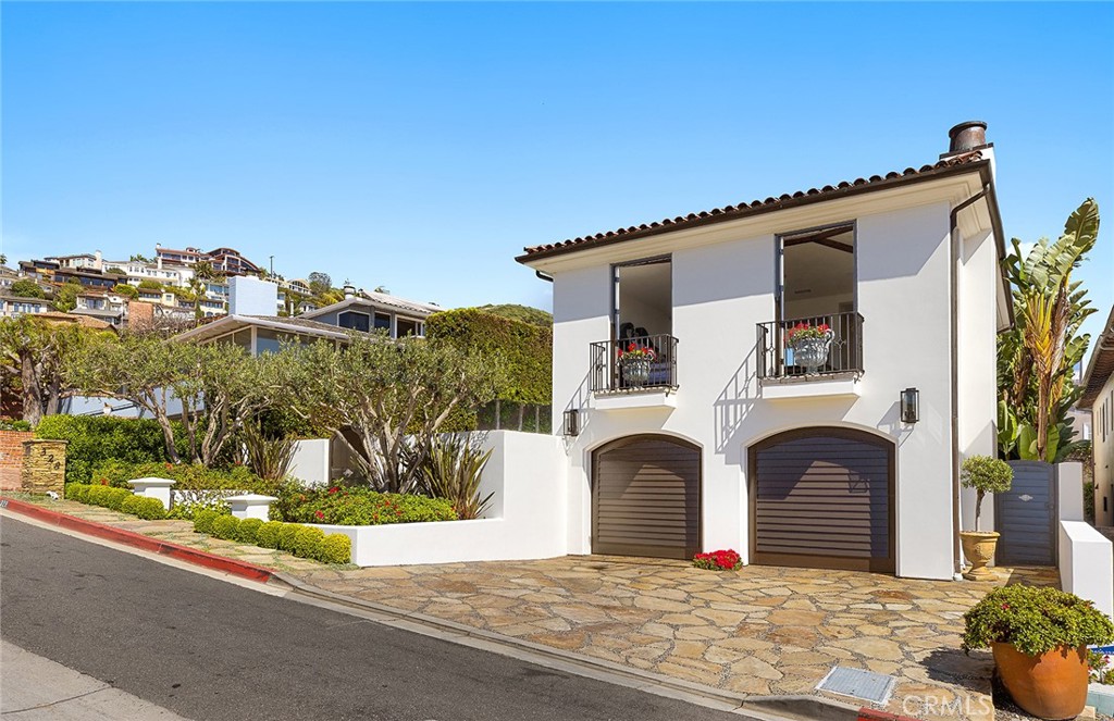 328 Emerald Bay Laguna Beach, CA 92651 - Photo 3 of 27