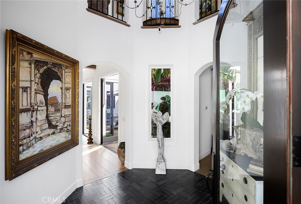 328 Emerald Bay Laguna Beach, CA 92651 - Photo 5 of 27