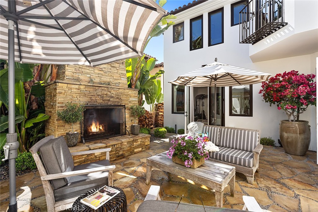 328 Emerald Bay Laguna Beach, CA 92651 - Photo 8 of 27