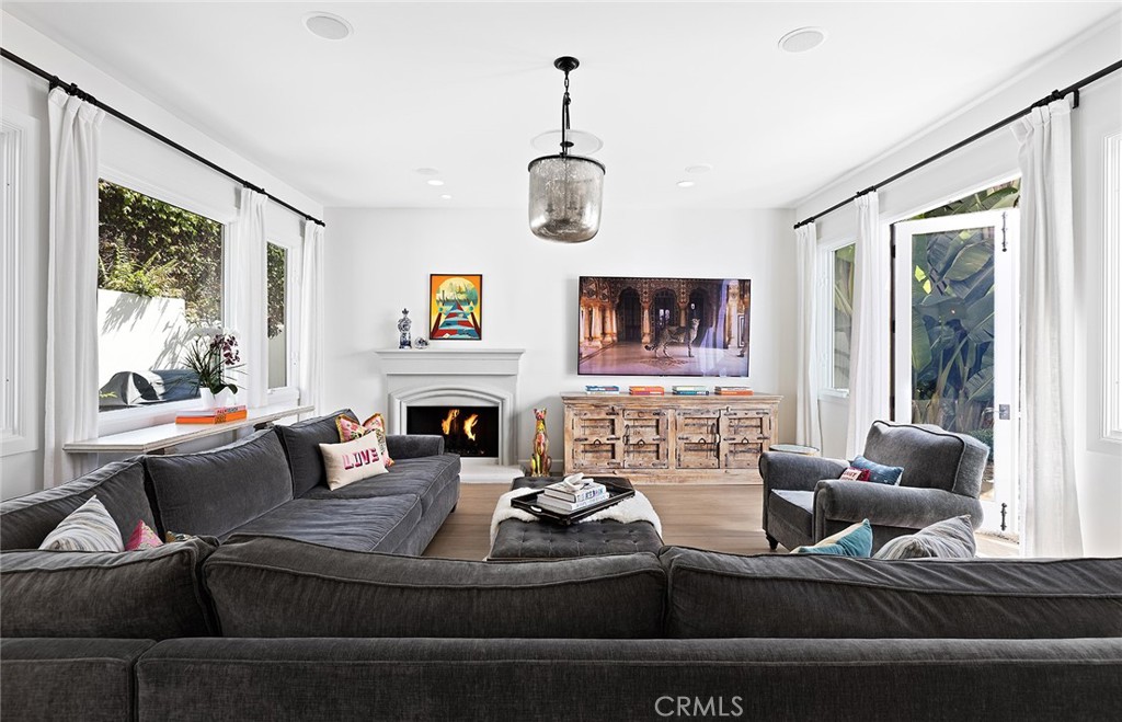 328 Emerald Bay Laguna Beach, CA 92651 - Photo 9 of 27