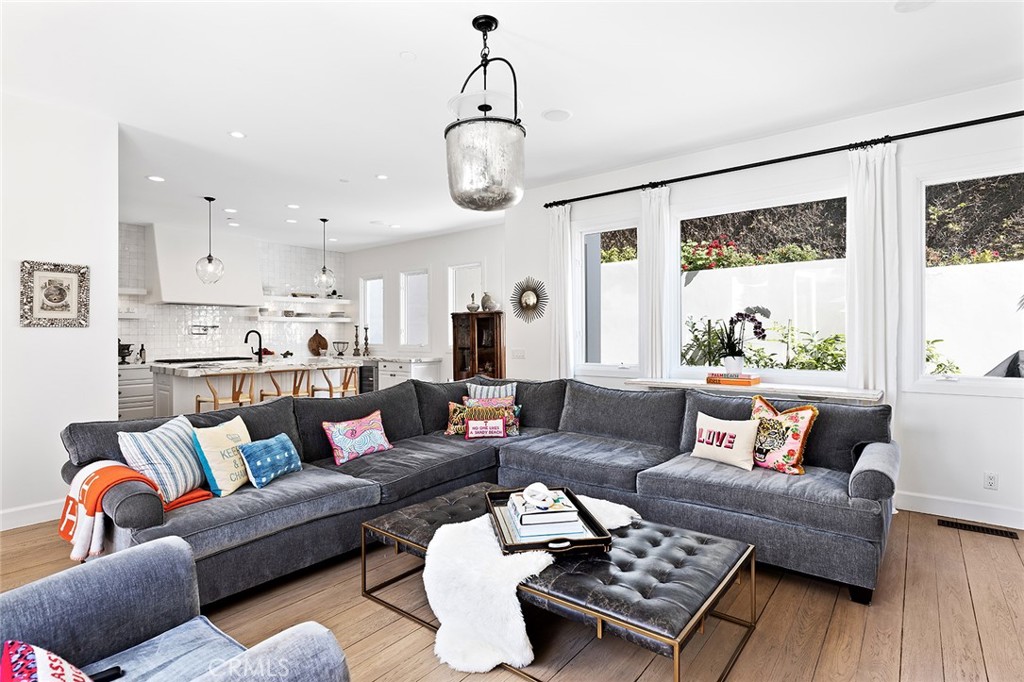 328 Emerald Bay Laguna Beach, CA 92651 - Photo 10 of 27