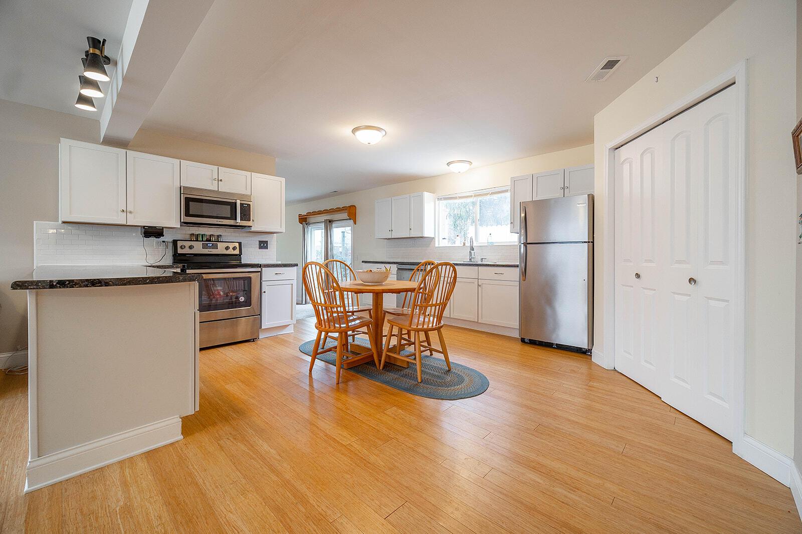 240 Chapelfield Road Columbus, OH 43230 - Photo 9 of 45 Kitchen