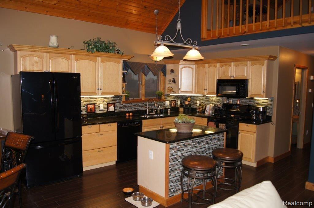 5786 Mt Morris Road Columbiaville, MI 48421 - Photo 7 of 40 5786 Mount Morris 021.jpg