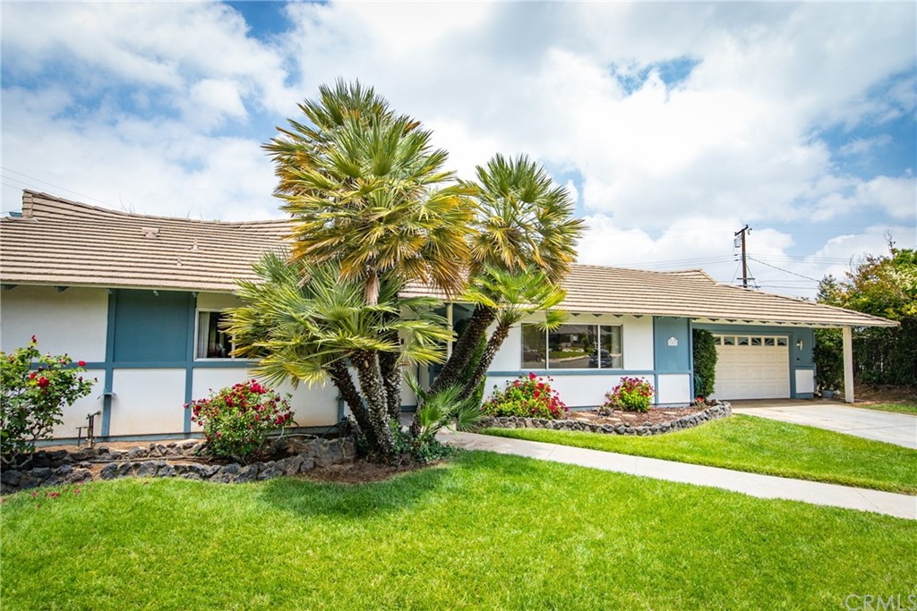 101 Sunridge Way Redlands, CA 92373 - Photo 3 of 28