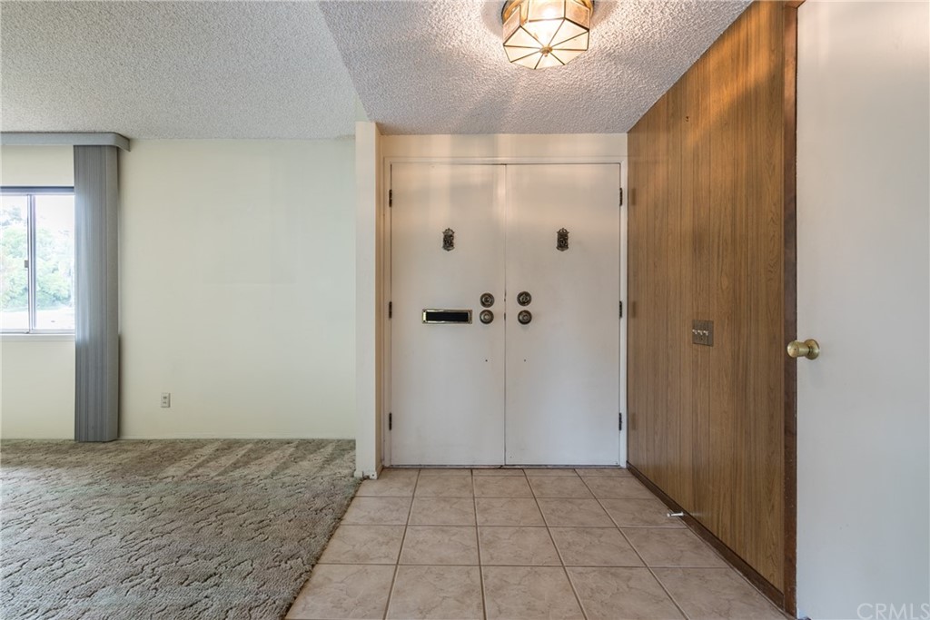 101 Sunridge Way Redlands, CA 92373 - Photo 4 of 28