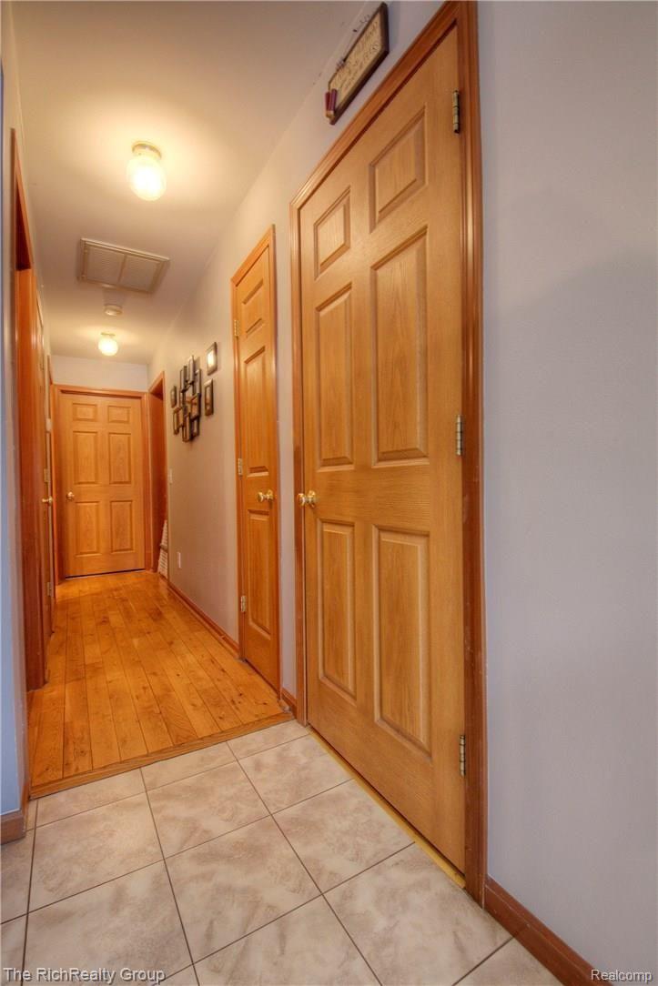 7330 Hitchingham Road Ypsilanti, MI 48197 - Photo 35 of 62 35_fb29.jpg
