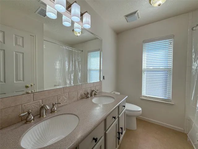 a close view of sink and tap