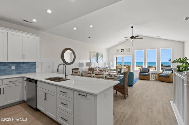 $899,995 | 759 North Topsail Drive, Surf City, NC 28445