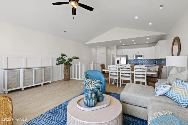 $899,995 | 759 North Topsail Drive, Surf City, NC 28445