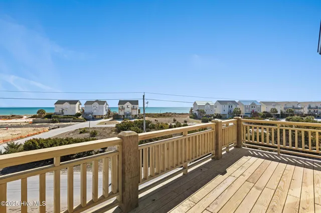 $899,995 | 759 North Topsail Drive, Surf City, NC 28445