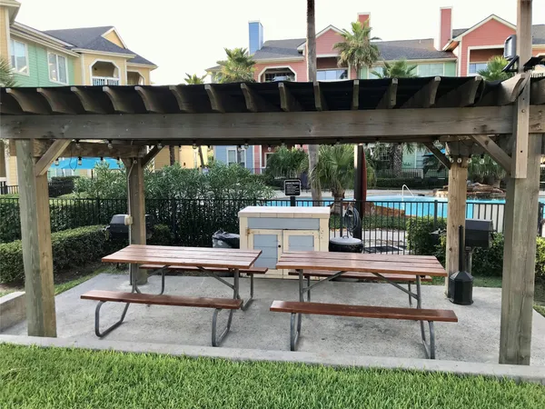 $254,000 | 7000 Seawall Boulevard, Unit 713, Galveston, TX 77551