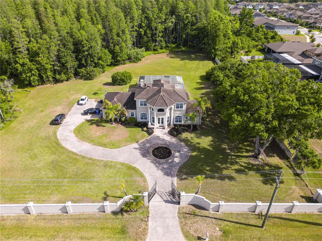 19153 Geraci Road Lutz, FL 33558 - Photo 3 of 21