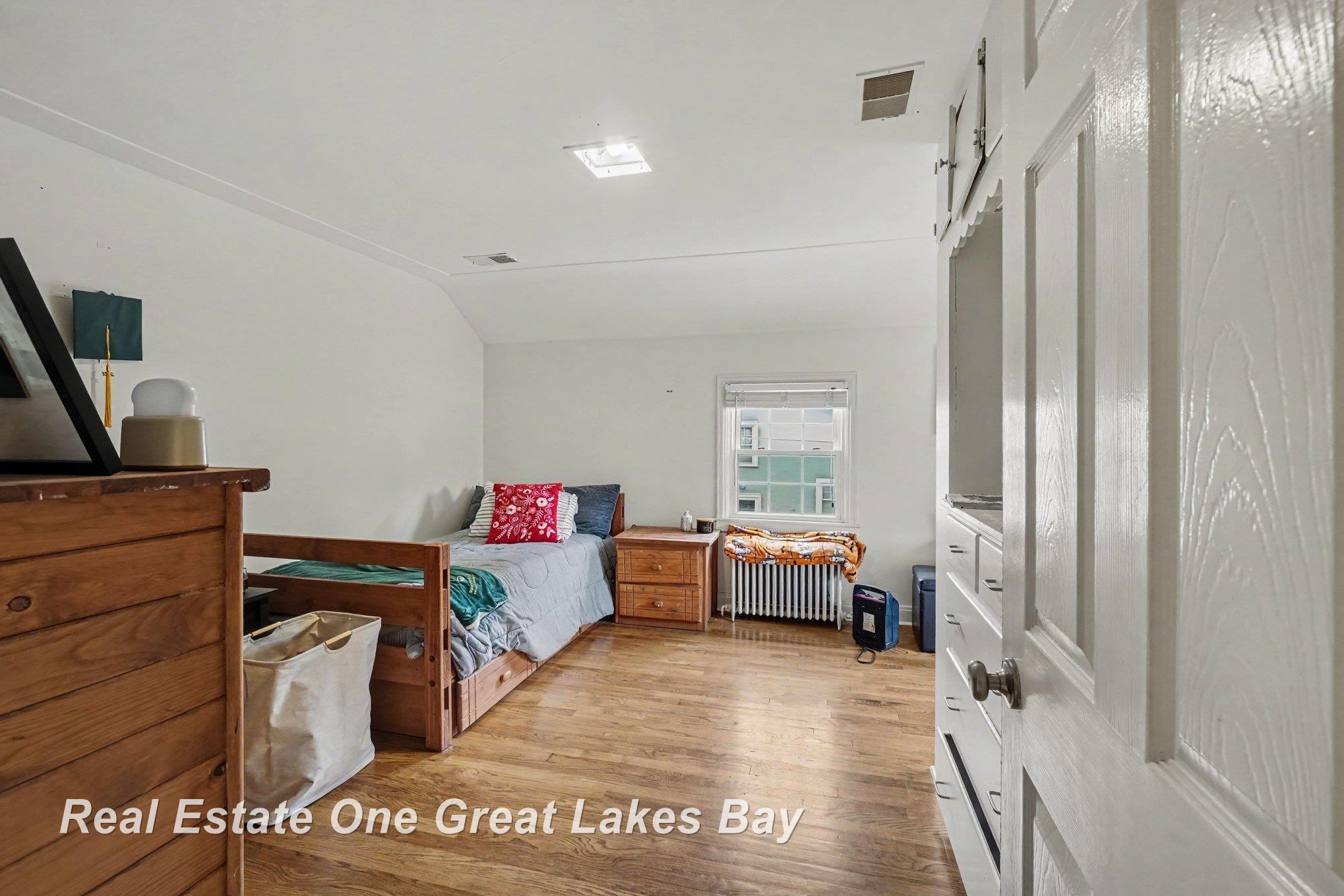 1510 Helen Street Bay City, MI 48708 - Photo 17 of 26 50213358-e236730b-d41a-4df3-9bff-54091b032dee.JPG