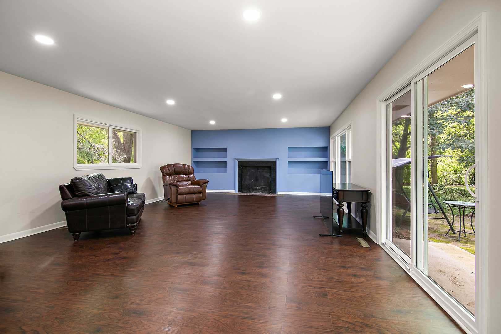 22 Erin Lane Kankakee, IL 60901 - Photo 18 of 45 a living room with furniture window and a fireplace