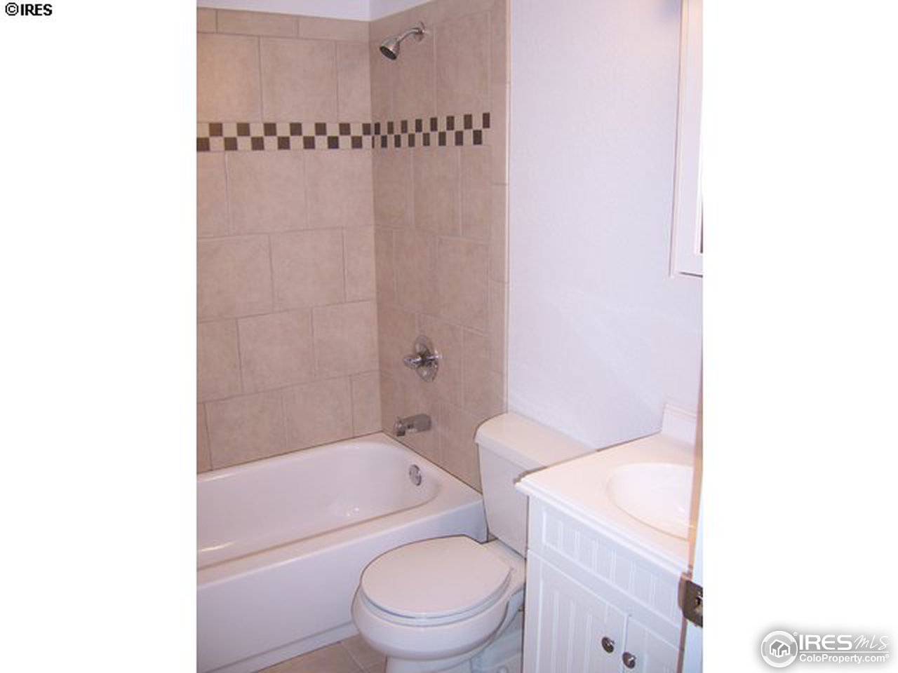 3314 West 5th St Road Greeley, CO 80634 - Photo 10 of 15 main bath