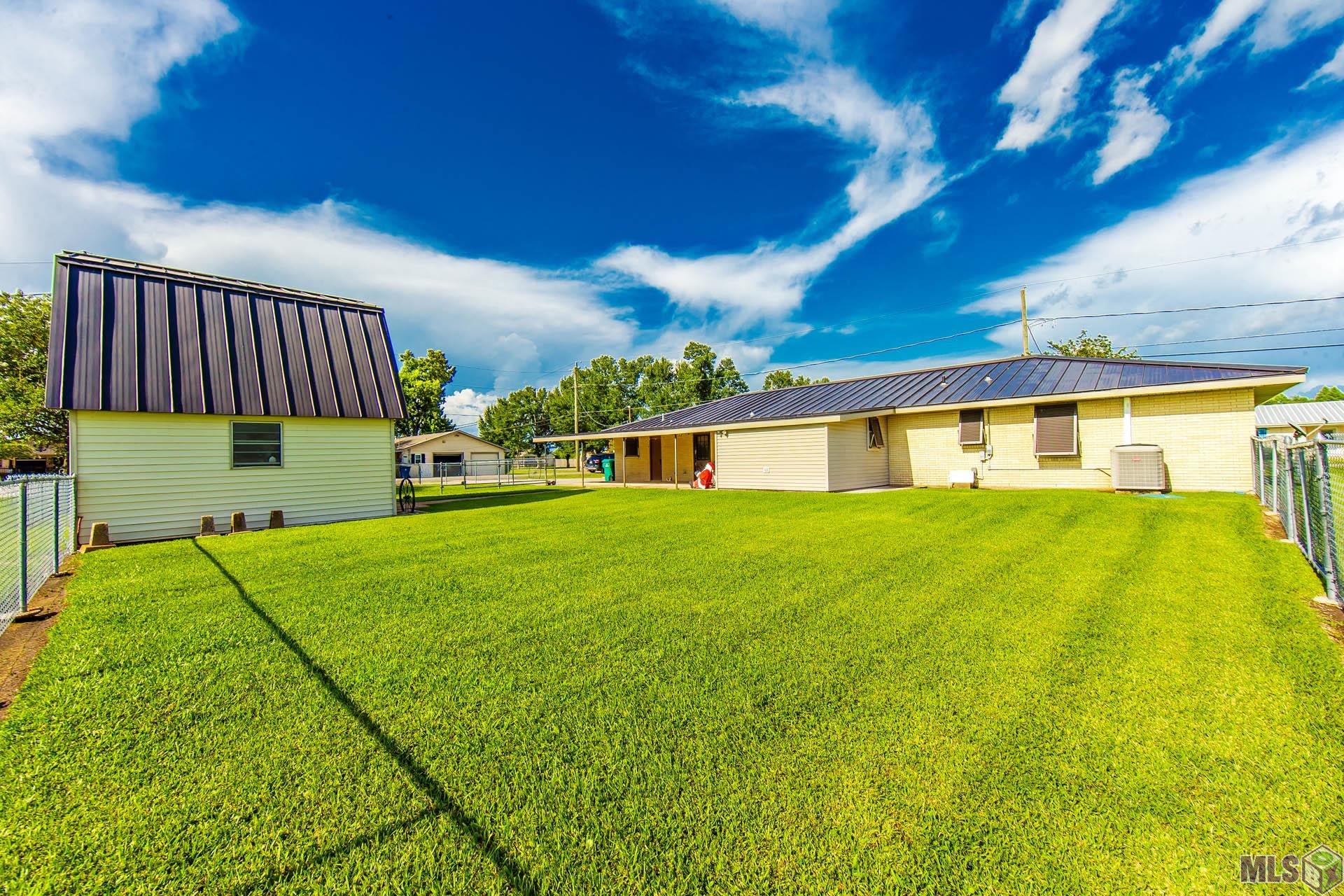 402 4 Point Drive Raceland, LA 70394 - Photo 3 of 13