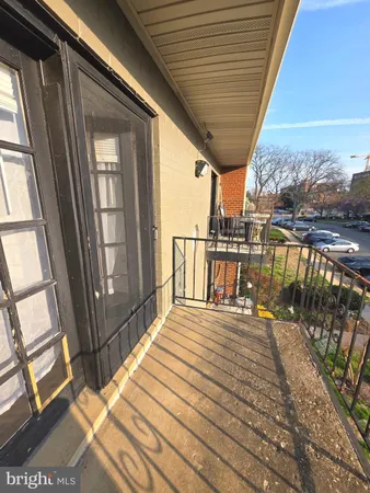 $1,975 | 5913 Mayflower Court, Unit 201, Alexandria, VA 22312