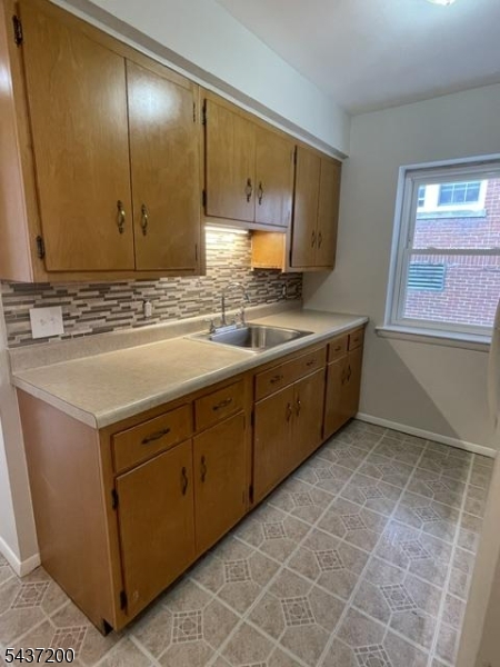 279 Chestnut Street, Unit 3 Nutley, NJ 07110 - Photo 6 of 12