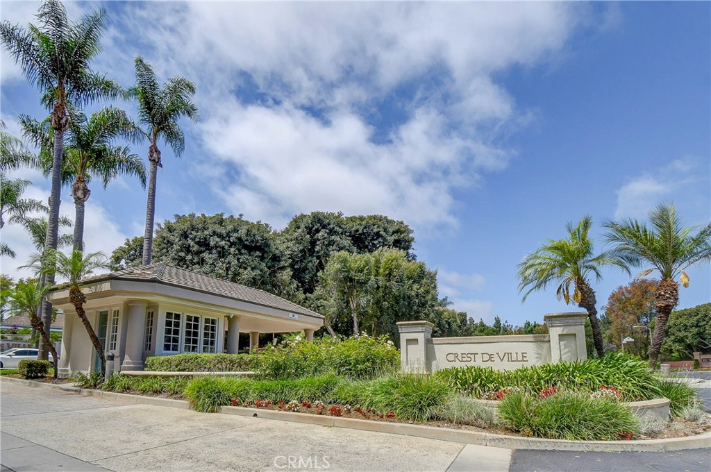 33 Hastings Laguna Niguel, CA 92677 - Photo 14 of 17 a front view of a house with a garden